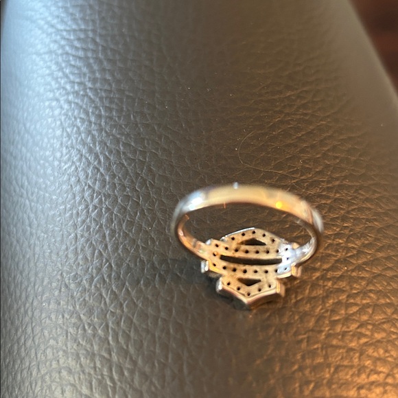 Harley 9.25 sterling with either white sapphire stones or white topaz stones. - Picture 3 of 10